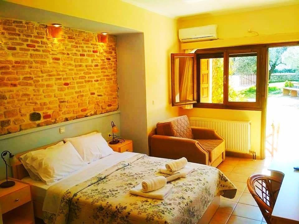 Rent Rooms Alexiou Limni  Bagian luar foto