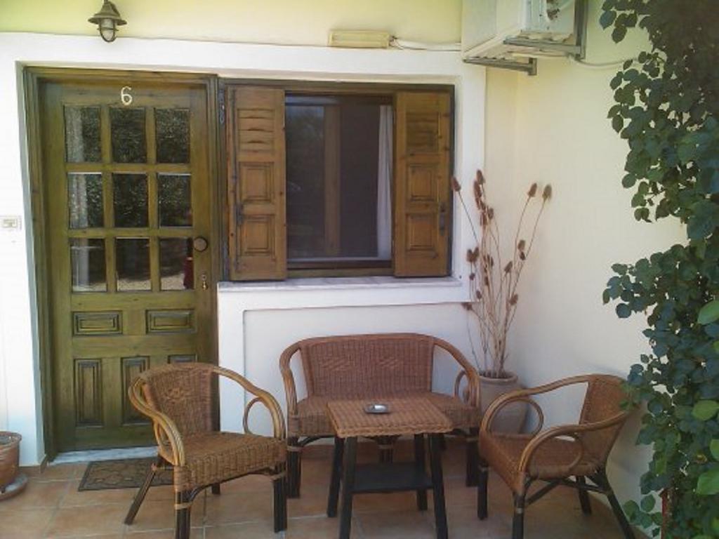 Rent Rooms Alexiou Limni  Ruang foto
