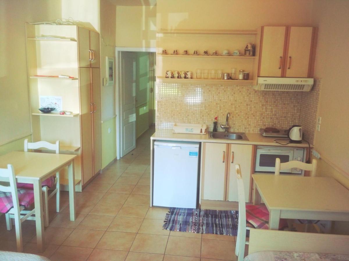 Rent Rooms Alexiou Limni  Bagian luar foto