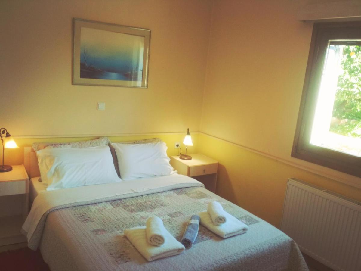 Rent Rooms Alexiou Limni  Bagian luar foto