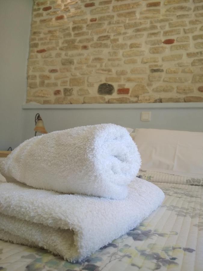 Rent Rooms Alexiou Limni  Bagian luar foto